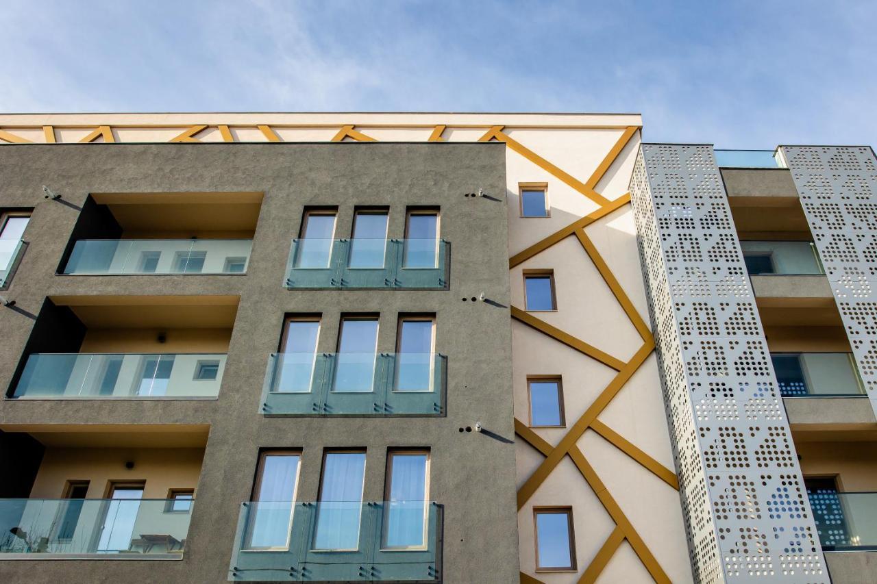 Samplus Central Apartment Craiova Ngoại thất bức ảnh