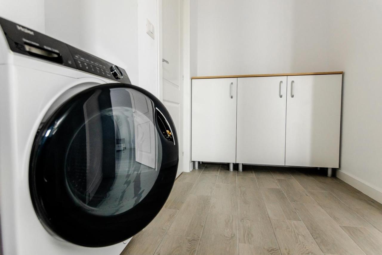 Samplus Central Apartment Craiova Ngoại thất bức ảnh