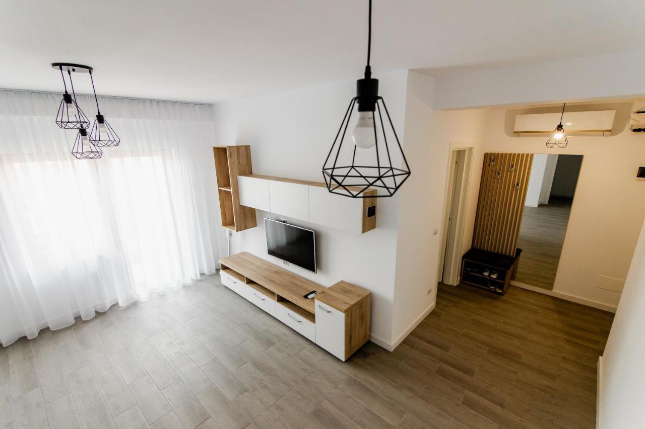 Samplus Central Apartment Craiova Ngoại thất bức ảnh